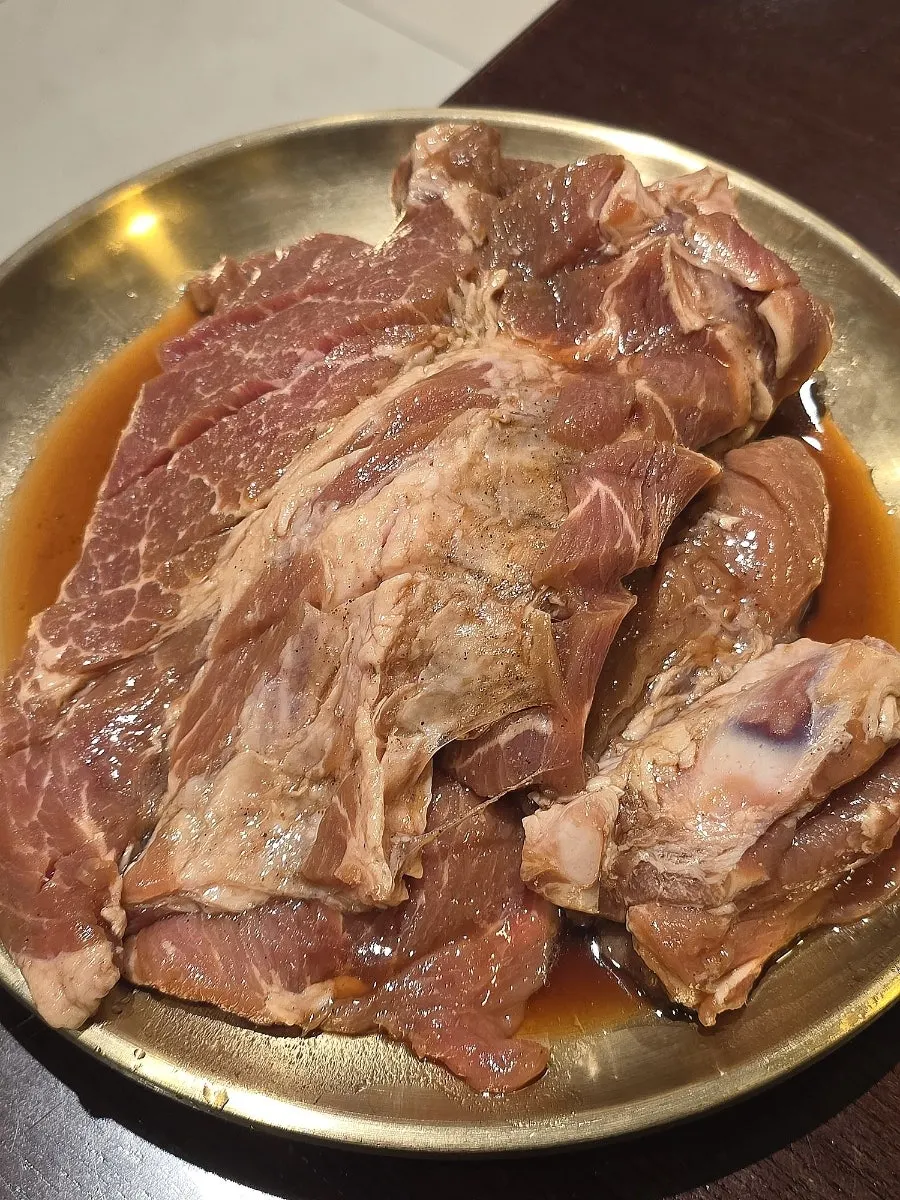 Korean set-meal-style side dishes with barbecue