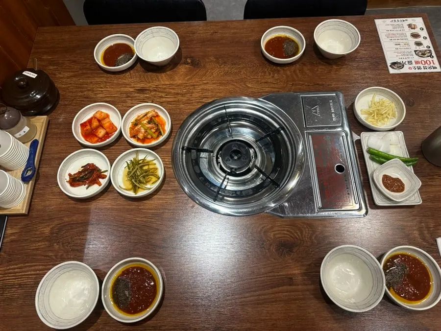 가족모임으로 앉은 프라이빗 룸 좌석