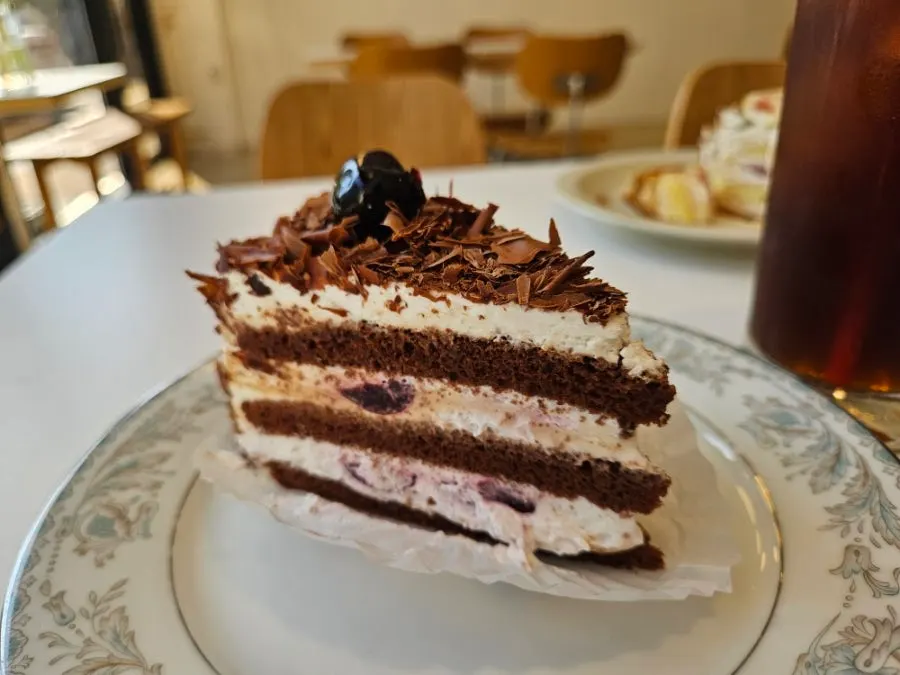 Table at Lapins after finishing cake and coffee