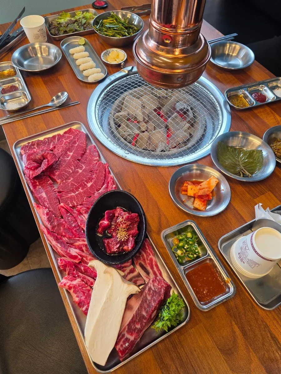 Self-serve corner where guests can take side dishes