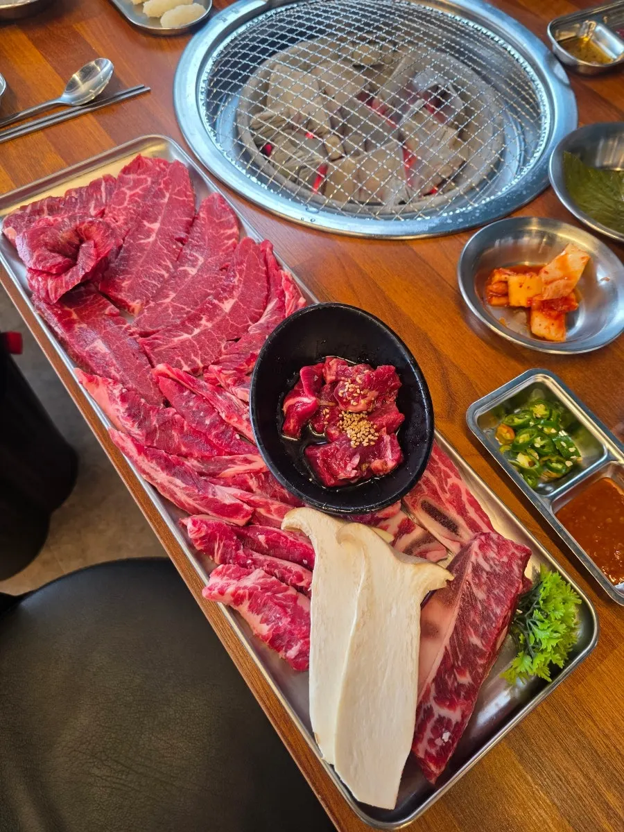 Side dish containers at Jowatso's self-serve bar