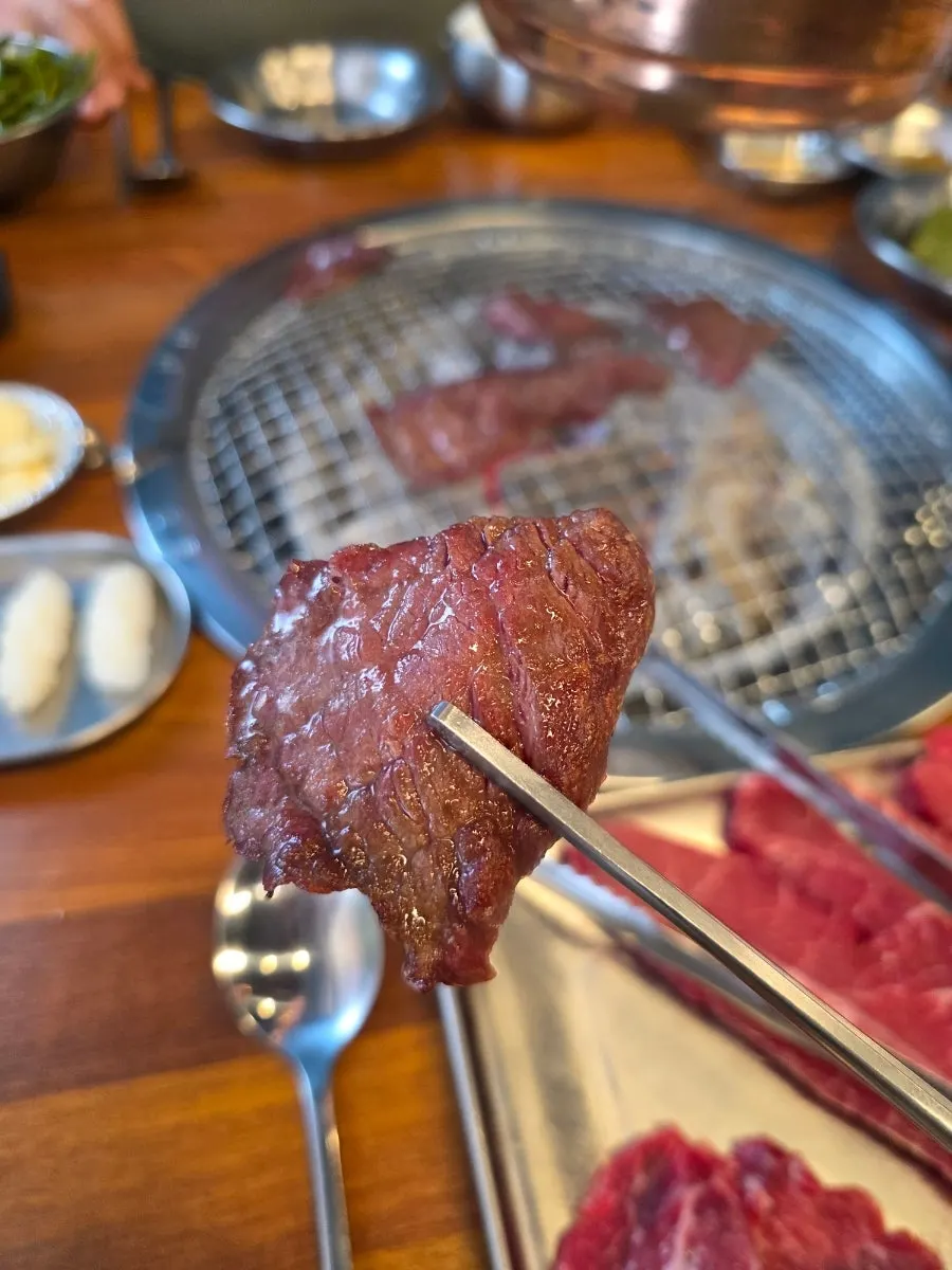 Jowatso beef grilling on the charcoal