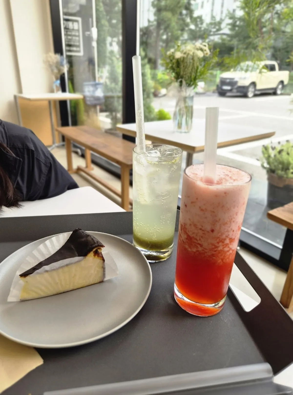 Cover photo of Lapins, a dessert café in Jangho-won, Icheon