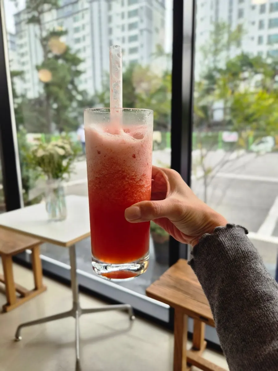 Plum smoothie and blue grapefruit ade at Lapins