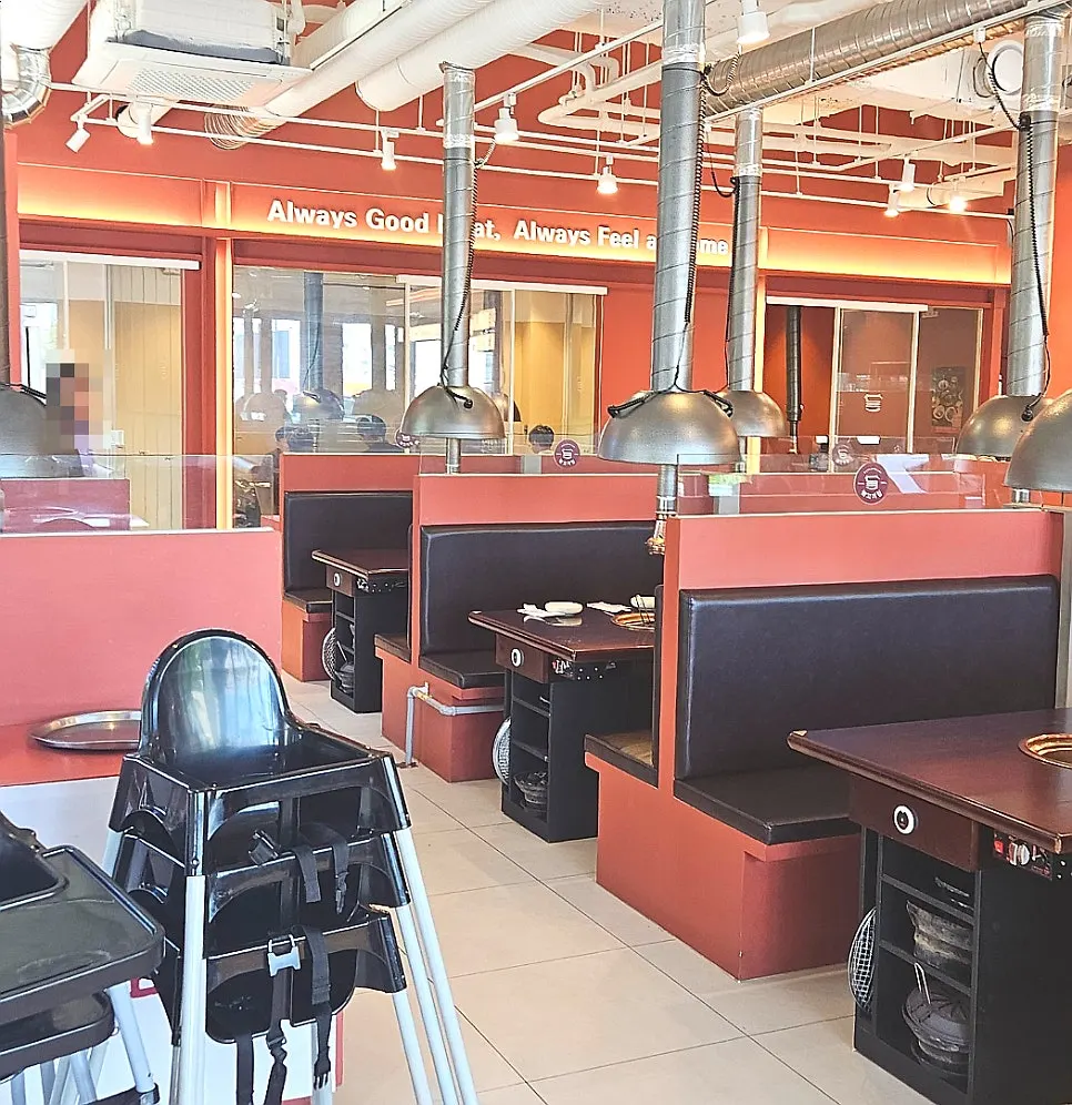 Separate room seating at Neul Gogi Jip Icheon Main Branch