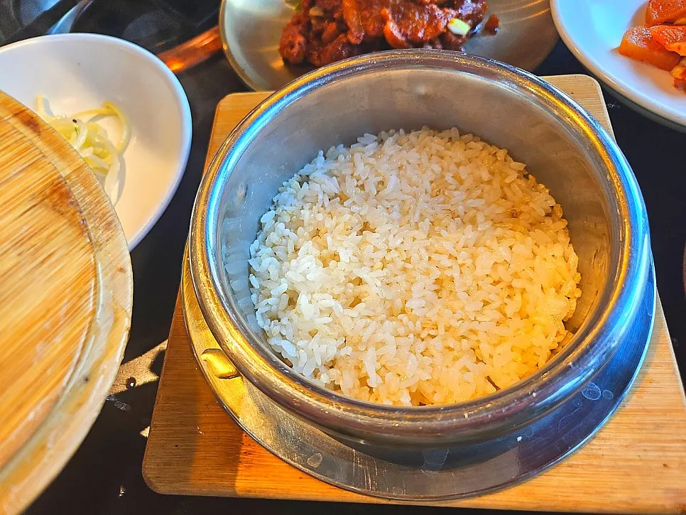 Warm pot rice with the lid opened