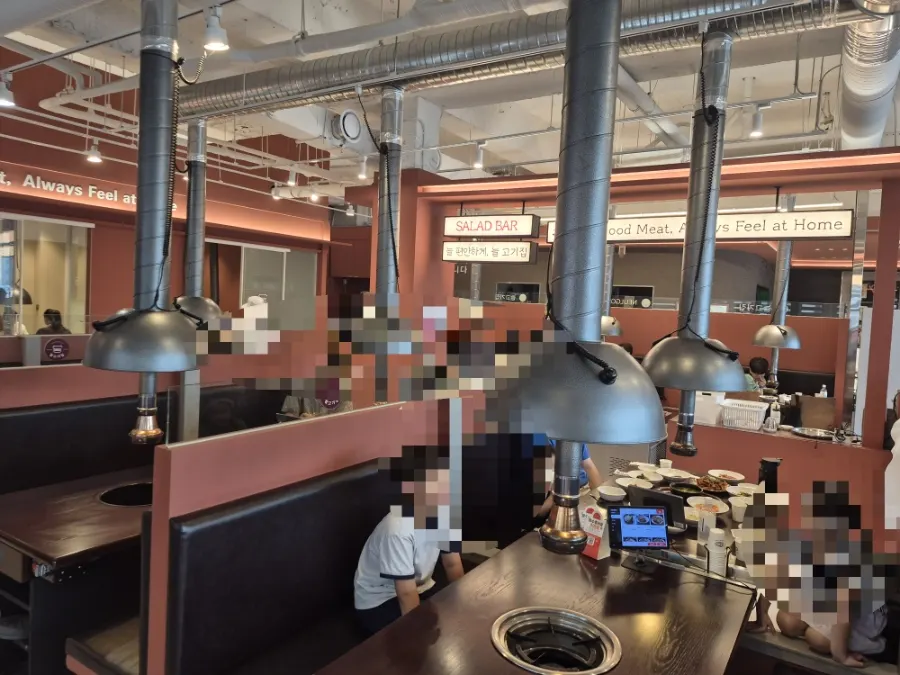 Spacious dining hall interior at Neul Gogi Jip Icheon Main Branch