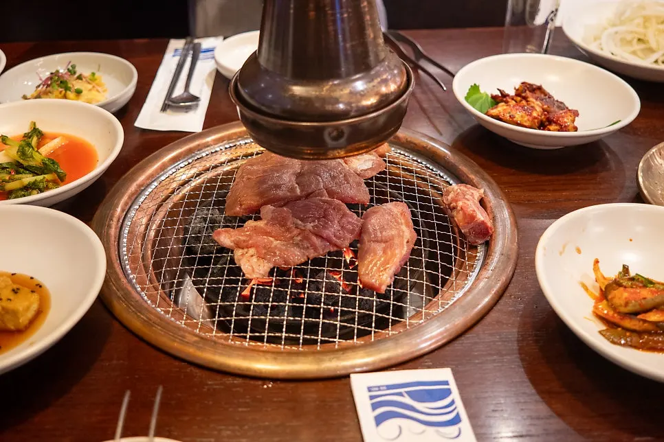 누룩 양념 돼지갈비목살 2인분 접시