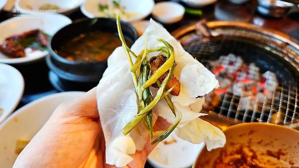 갈비와 목살이 섞인 양념 돼지갈비