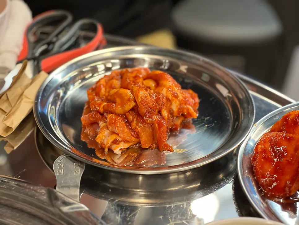양념 고기와 곁들여 먹은 담백한 파채