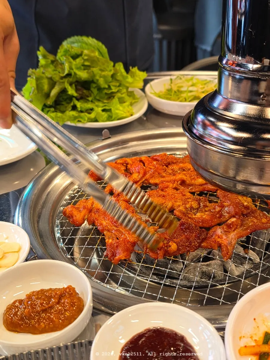 Visit to Jeongsiljangne Ppalgan Gogi