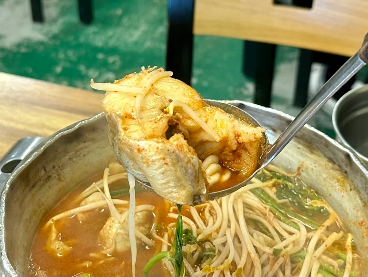 1인분으로 주문한 동태섞어탕 냄비
