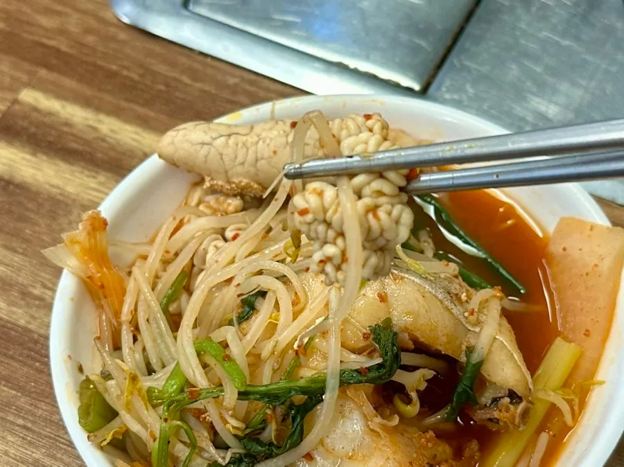 동태섞어탕에서 건진 큰 알과 곤이