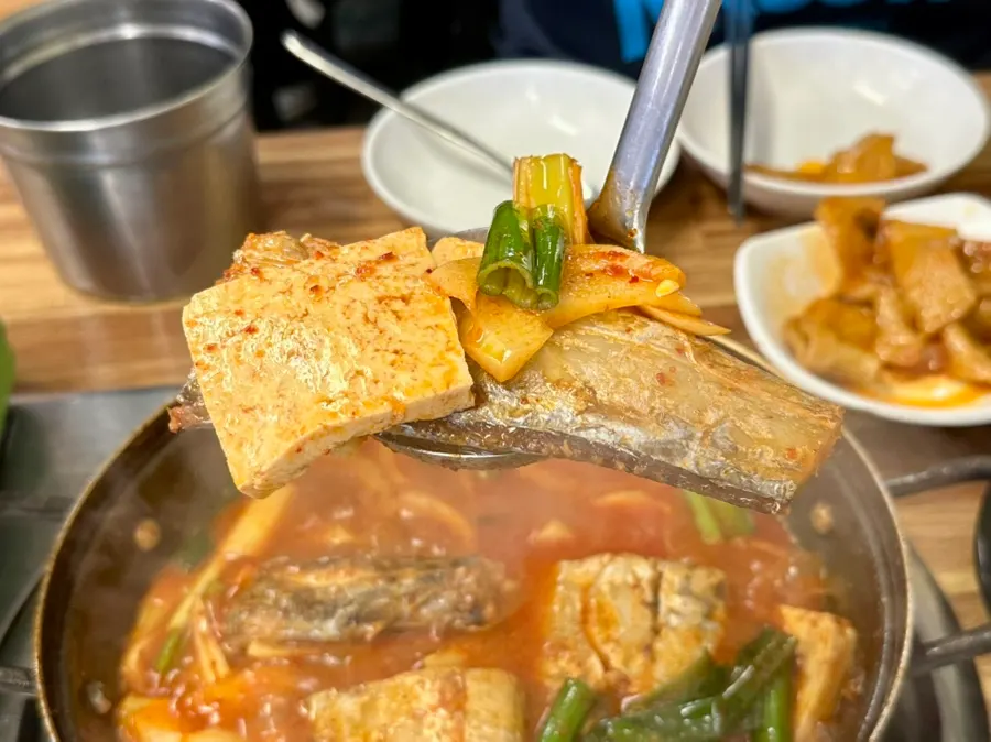두부와 야채를 넣고 졸인 갈치조림 2인분