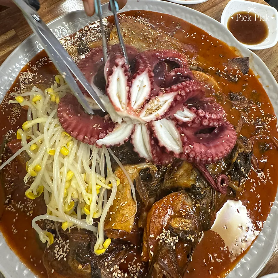 문어가 통째로 올라간 코다리요리