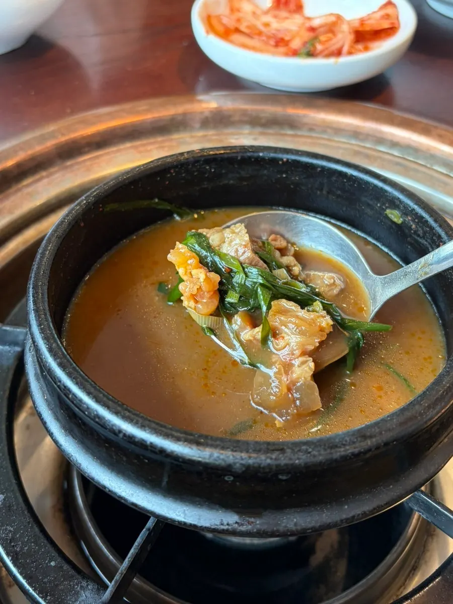 가짓수 많은 반찬 상차림