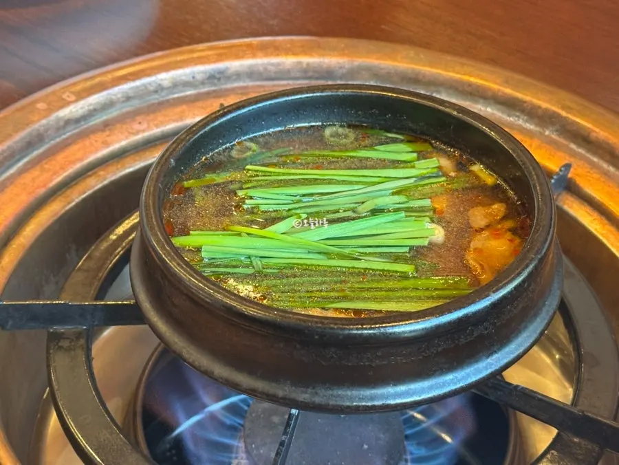 Jeyuk bokkeum served with the ssambap set