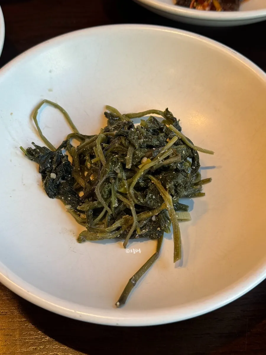Side dishes served with the ssambap set