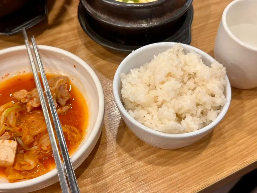 김치찌개와 밥으로 마무리한 식사