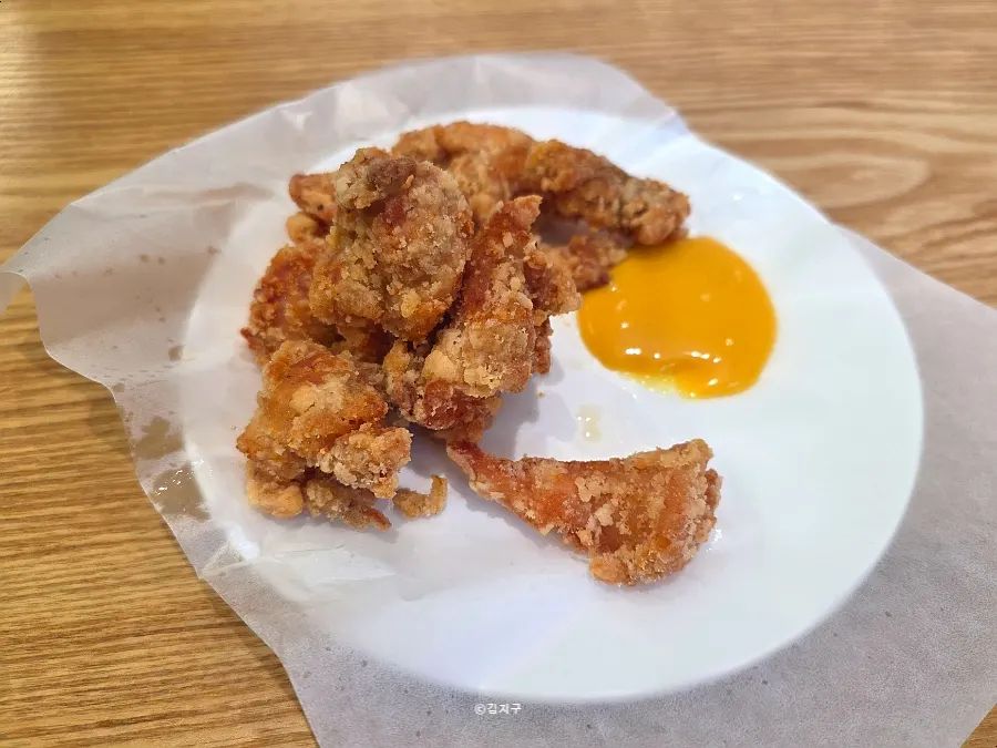 Bite-sized gara-age served at Ichiba Ramen