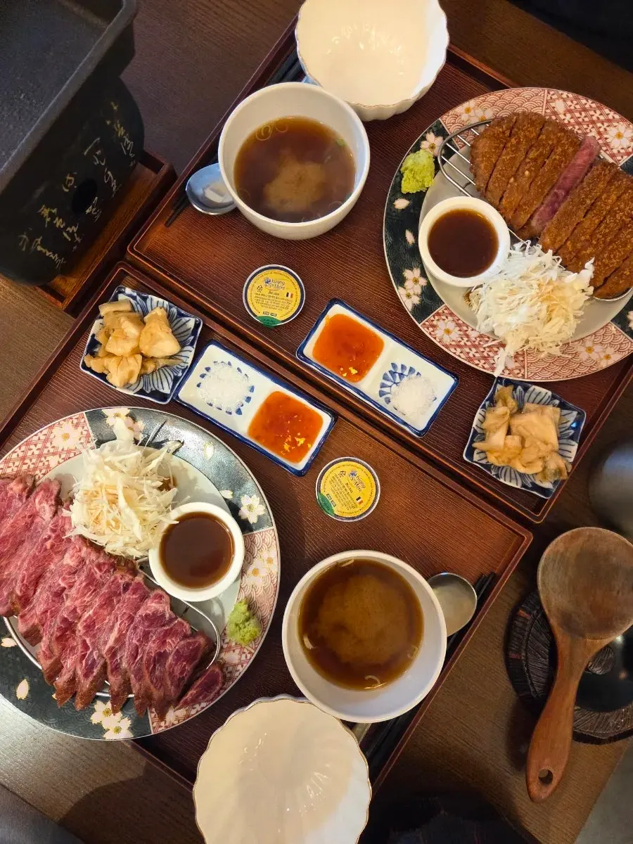 Ichigyu Balsan Station Branch gyukatsu set table setting