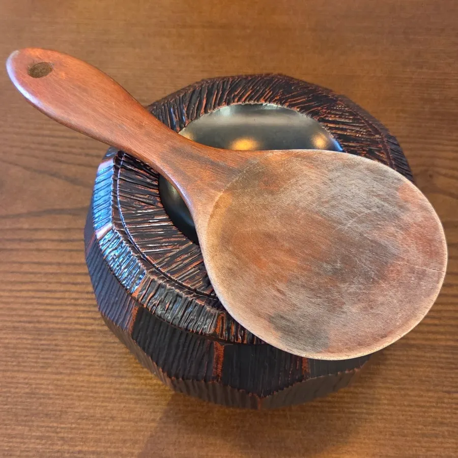 Rice paddle and rice pot at Ichigyu