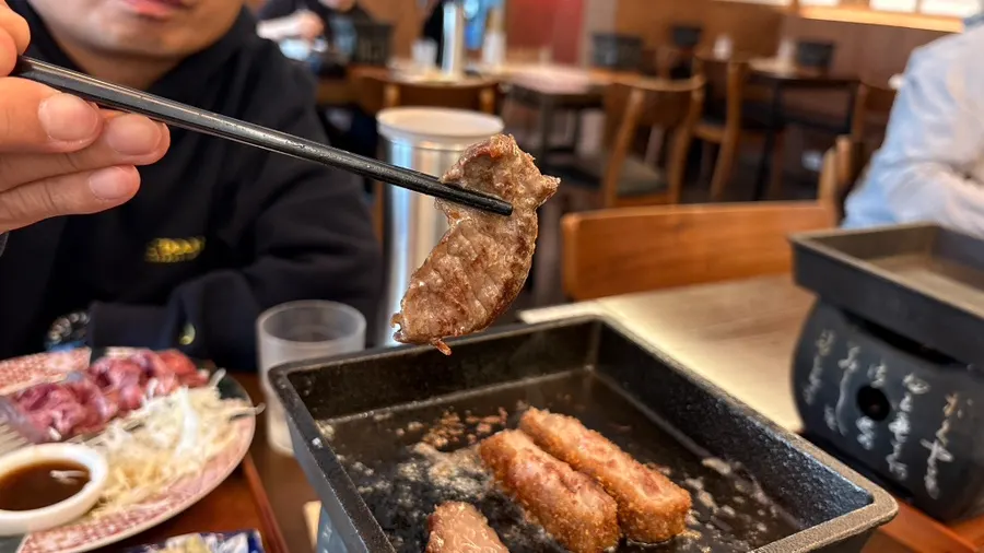화로 위에서 익어가는 스테키