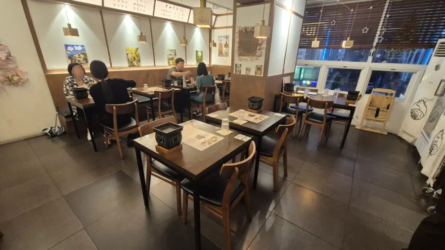 건물 2층에 자리한 이치규 발산역점 입구