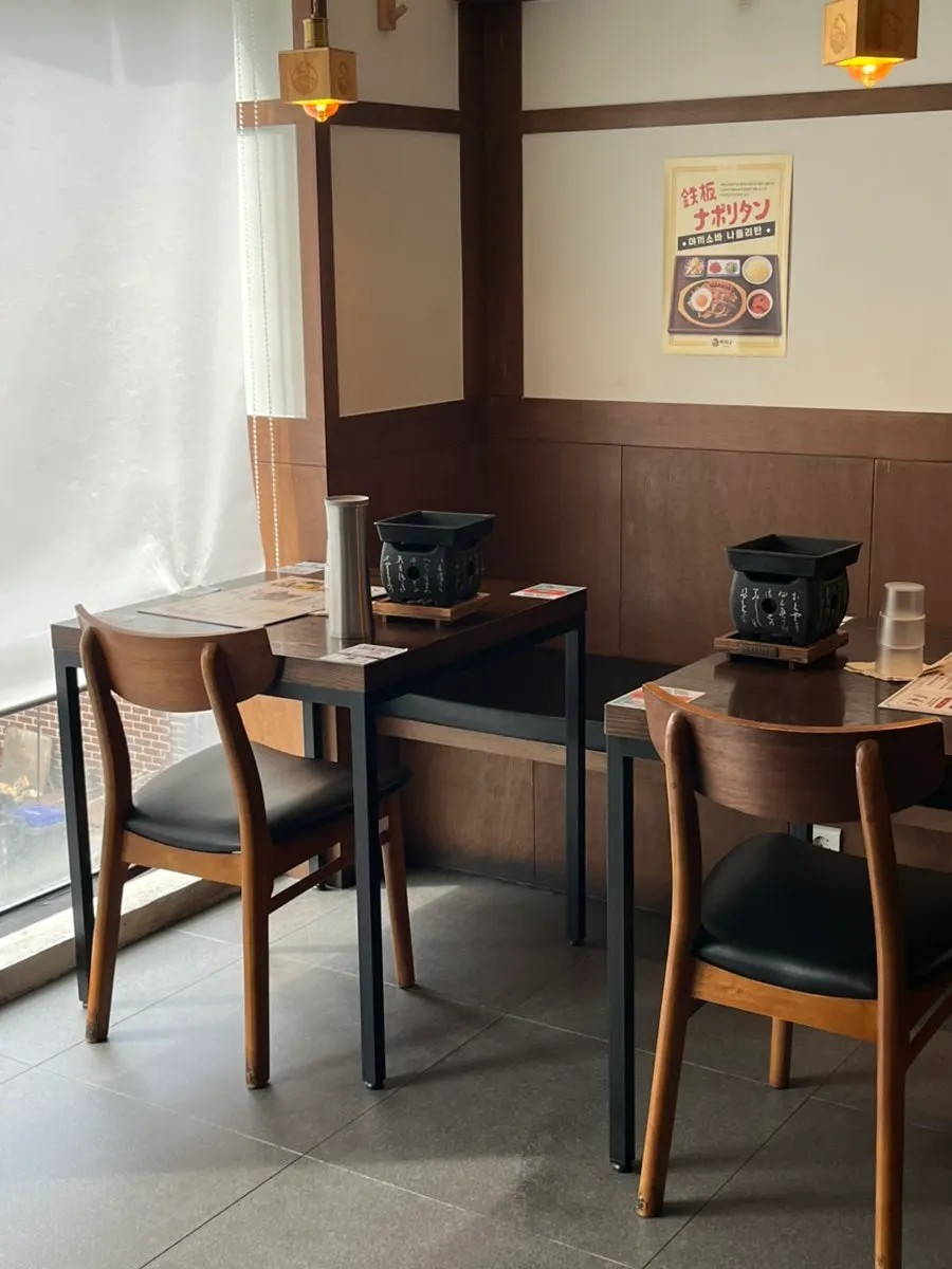 Clean, tidy seating inside Ichigyu