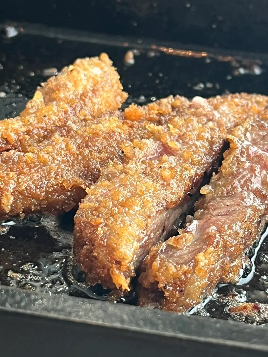 Cross-section of sirloin gyukatsu grilled to taste