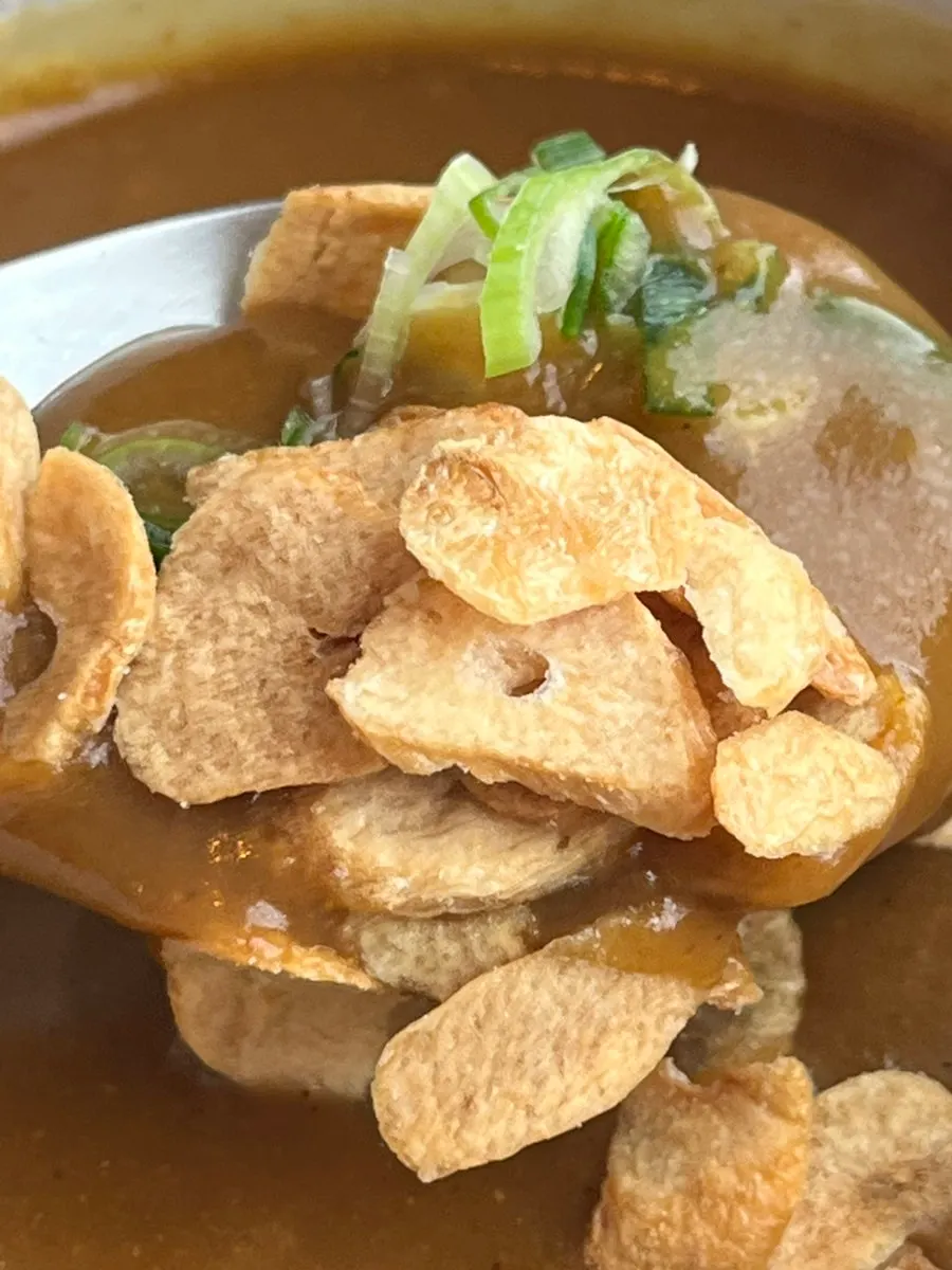 A meal of gyukatsu with curry rice