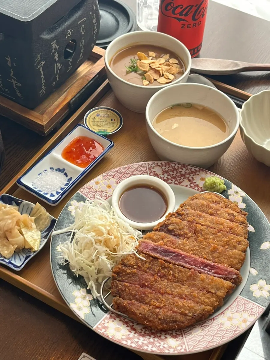 Finishing the meal with gyukatsu and side dishes