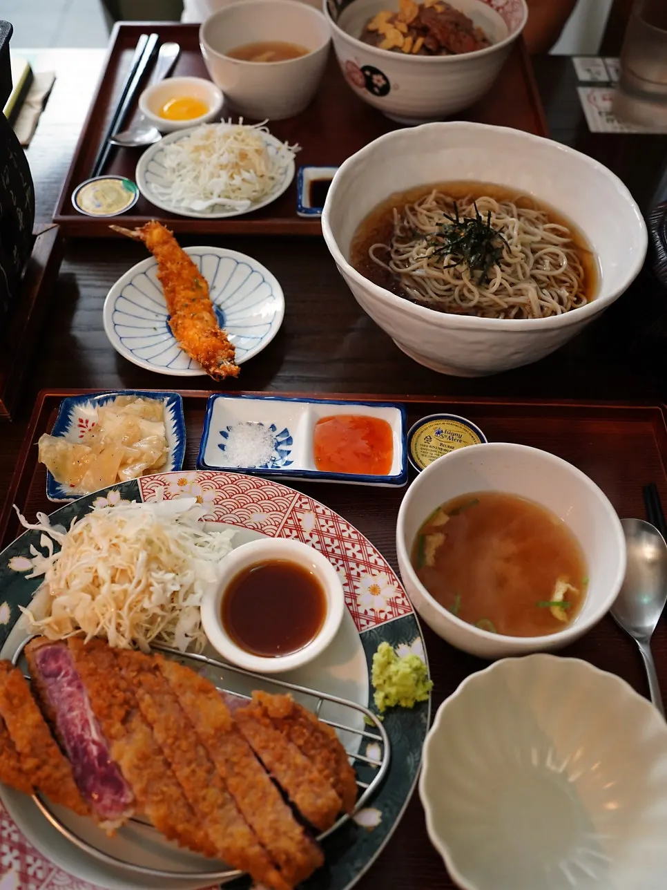 규카츠 정식과 스테키동, 냉소바 한 상