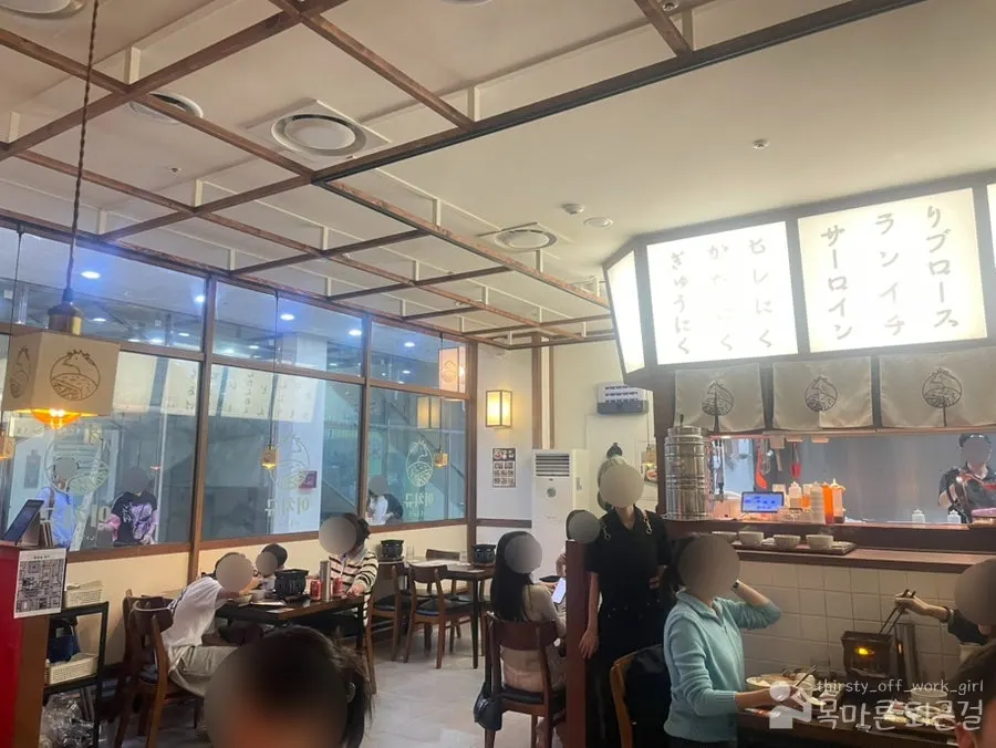 Cozy seating area at Ichigyu Gwanghwamun Branch
