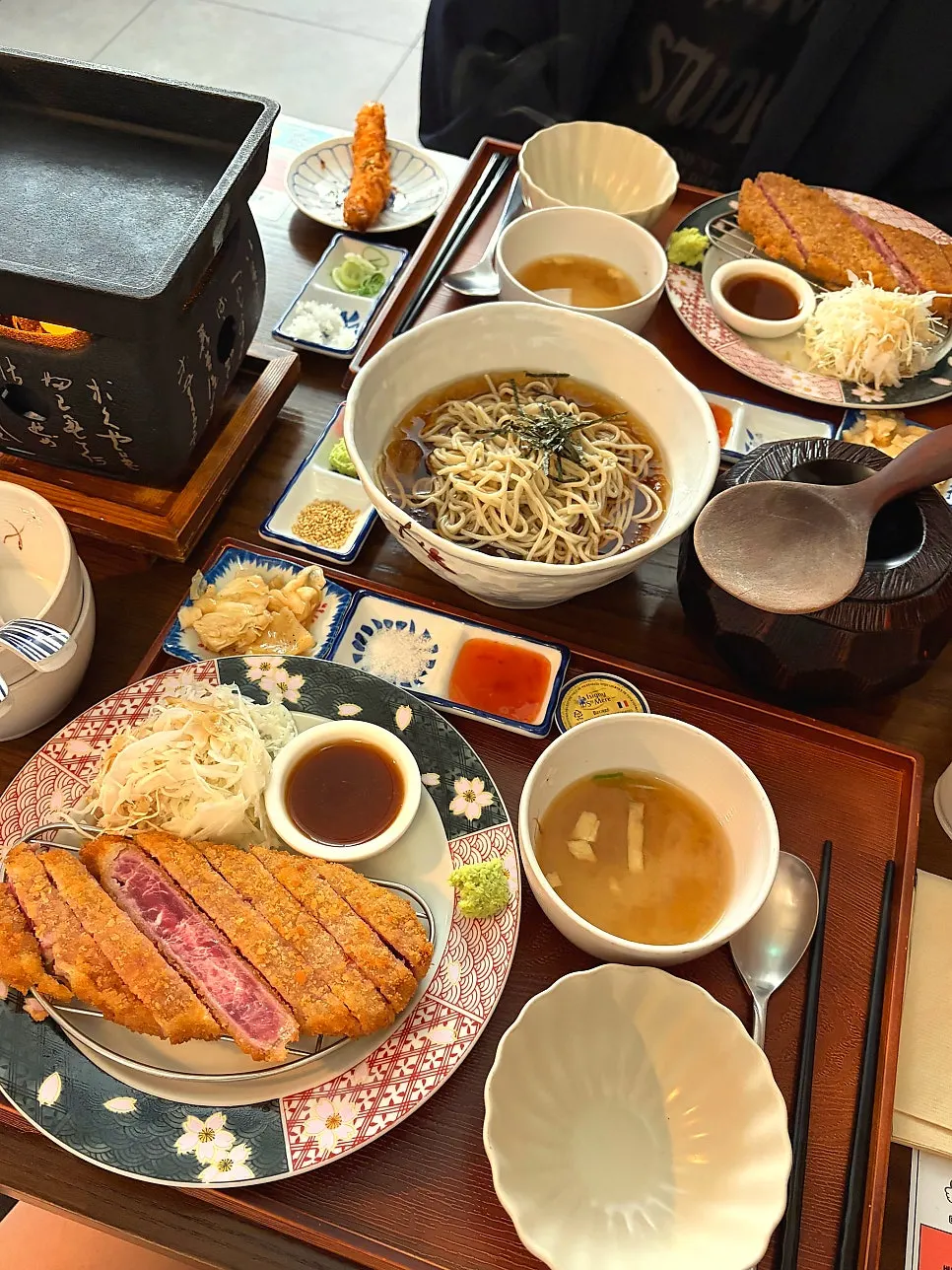 Full table spread of gyukatsu at Ichigyu Gwanghwamun Branch