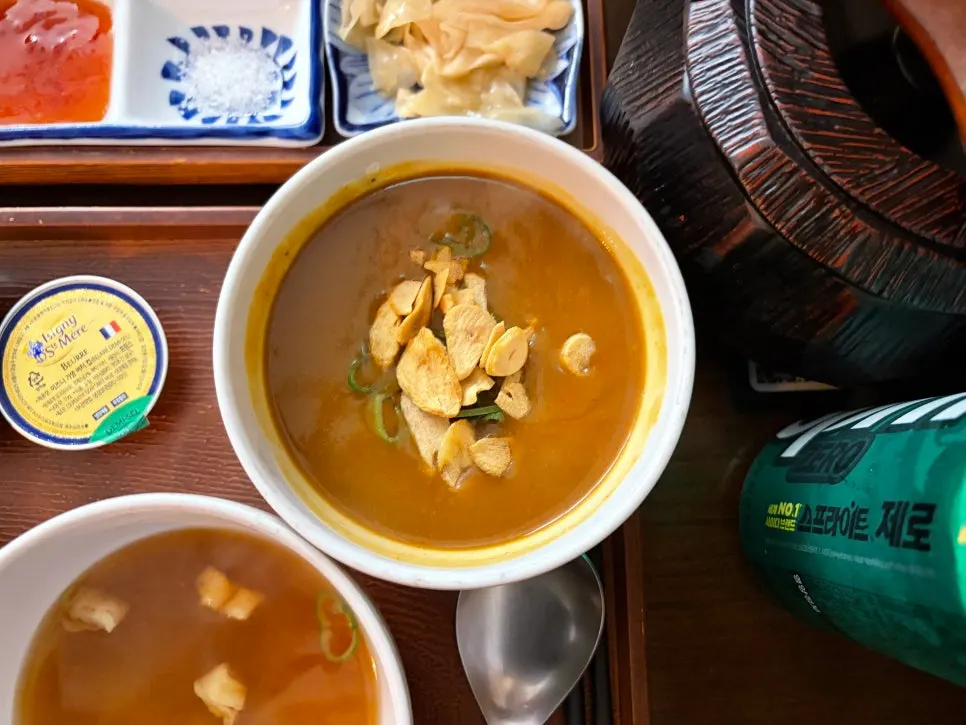 Mini curry rắc tỏi phi giòn