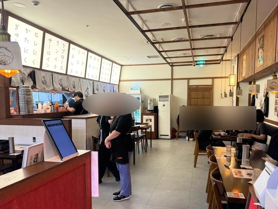 Table layout at Ichigyu Gwanghwamun Branch