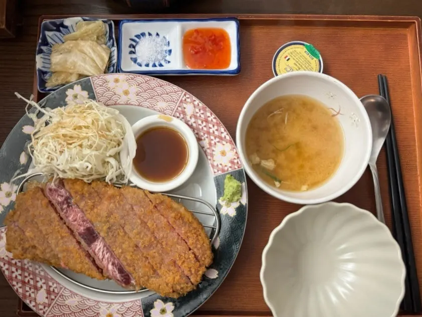 A full spread of Ichigyu gyukatsu served with butter