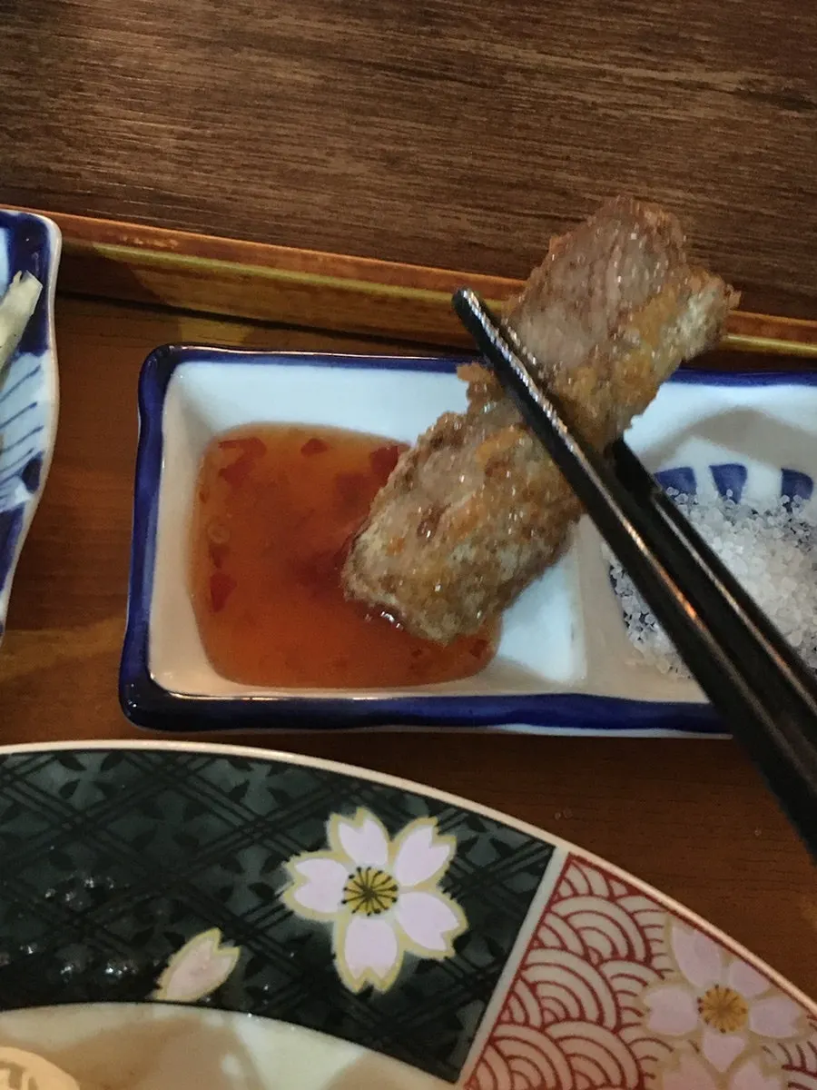 Gyukatsu dipped in salt and chili sauce