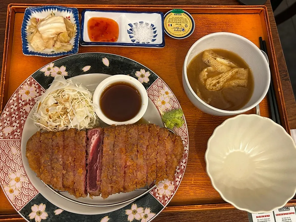 Full table spread for two servings of gyukatsu