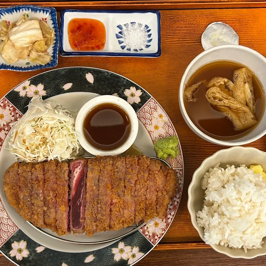 Neatly set gyukatsu table setting