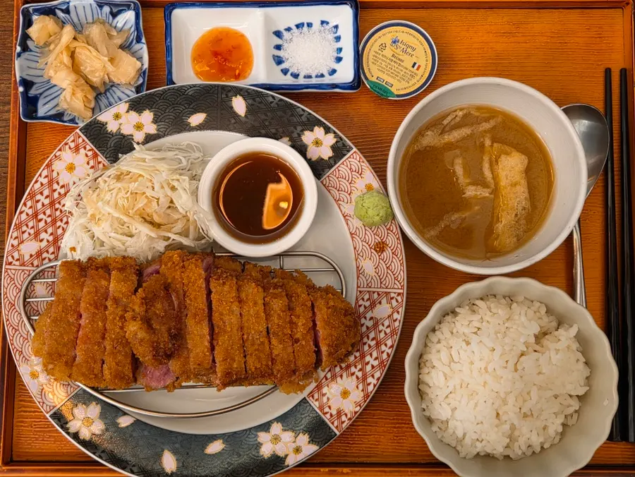 규카츠 더블 한 상 차림