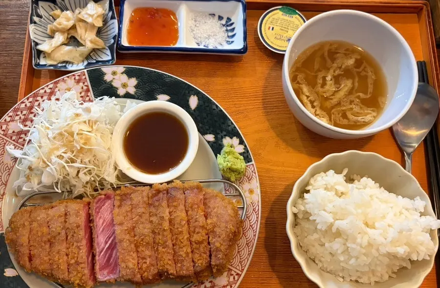 Cross-section photo of the gyukatsu