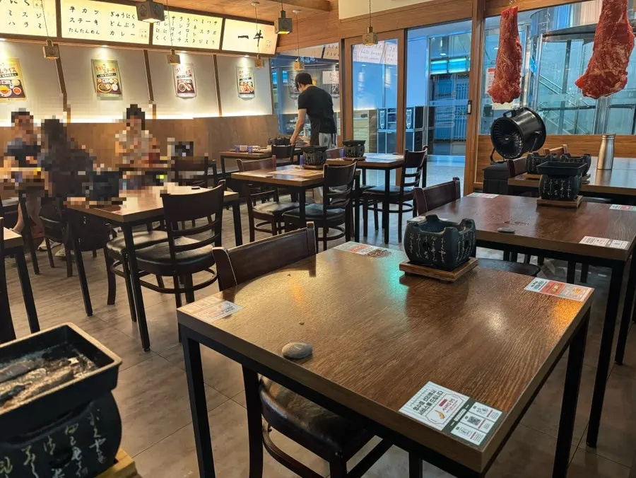 Table layout with generous spacing between seats