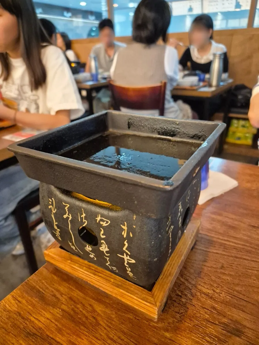 Table brazier and setup at Ichigyu Seoul Station Branch