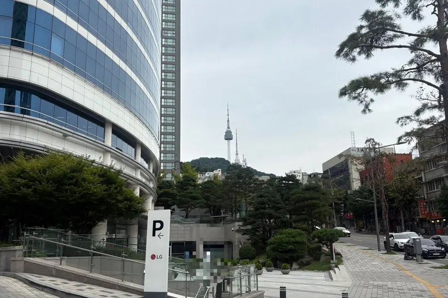 Exterior of Ichigyu Seoul Station Branch on the basement 1st floor of the LG Seoul Station Building