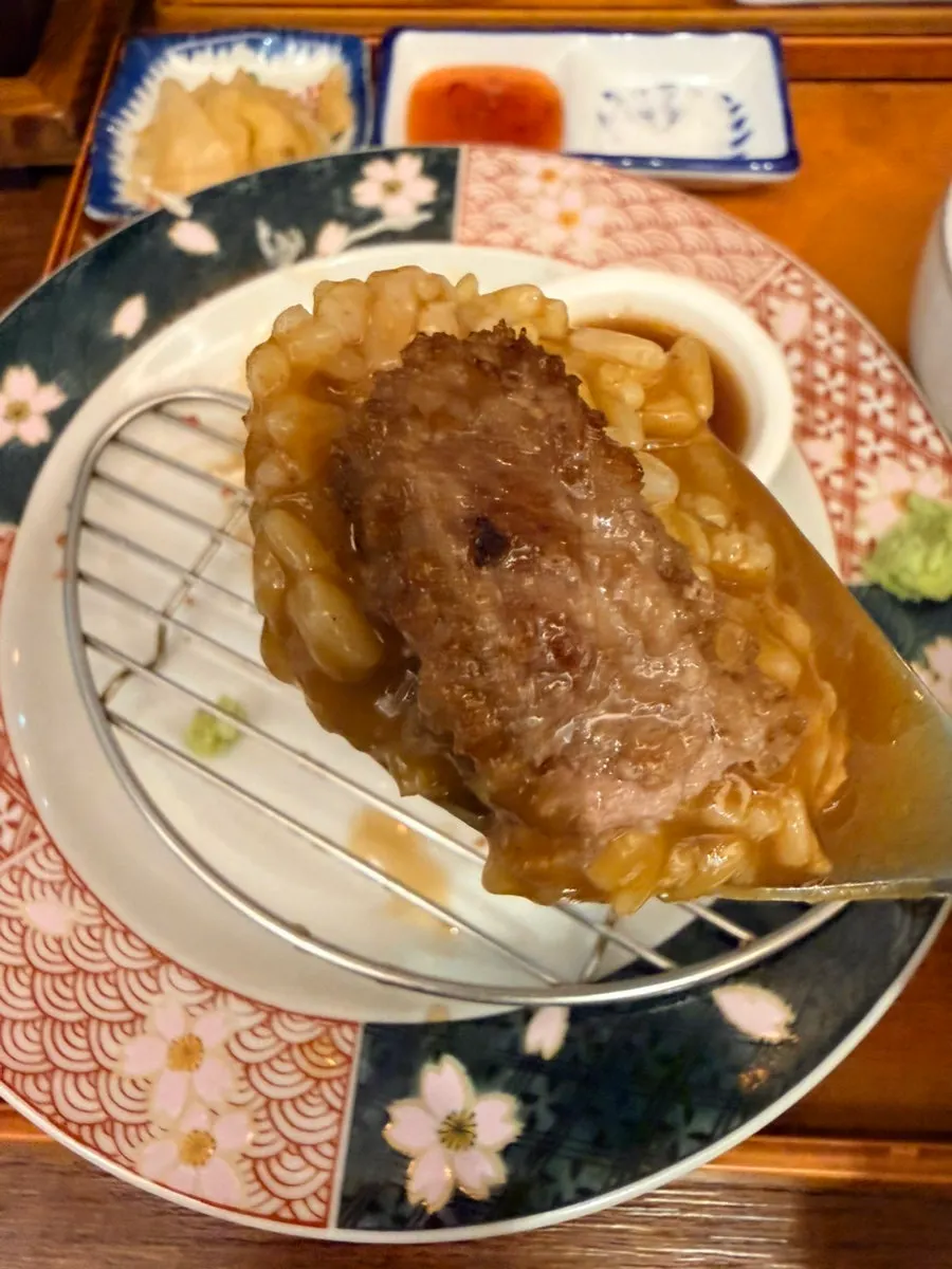 미니카레에 규카츠 올린 한 입