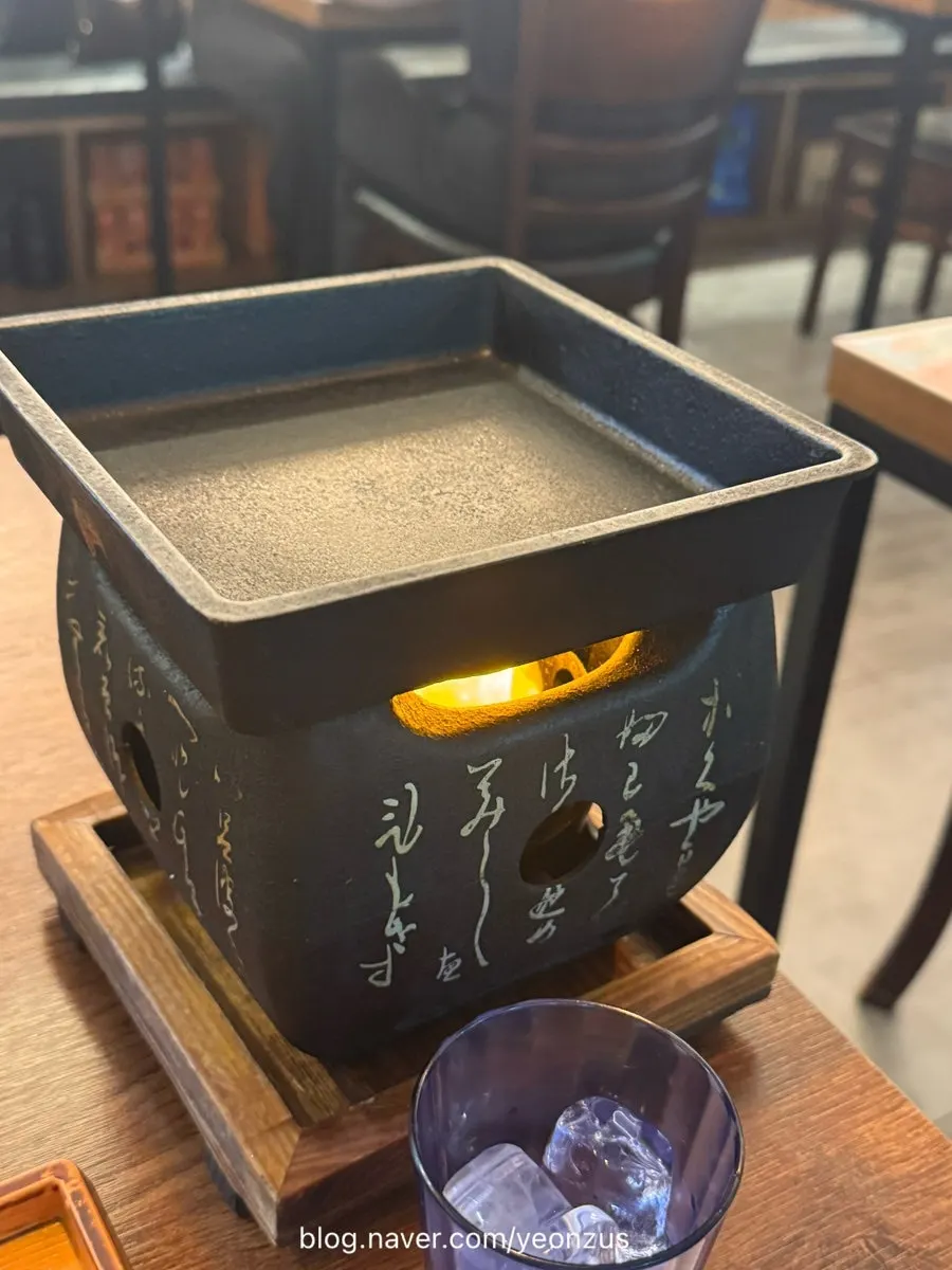테이블에 놓인 개인 화로