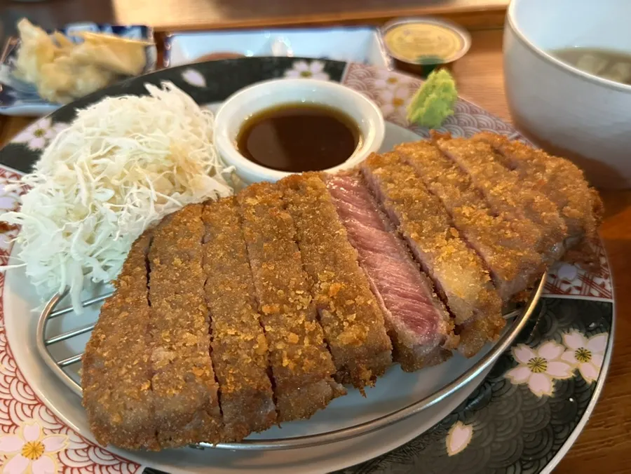 규카츠와 곁들임 소스