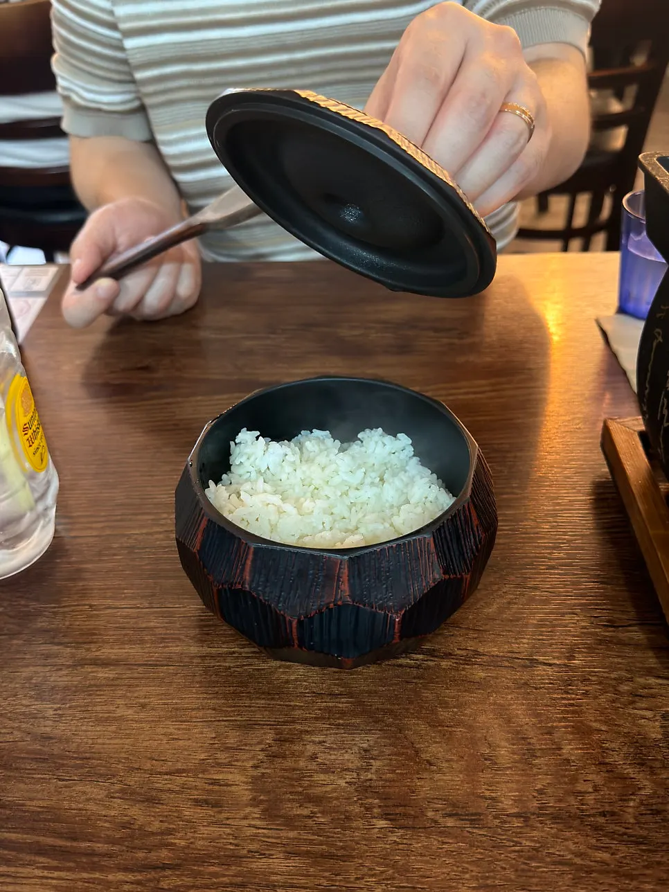 리필 가능한 밥과 반찬 구성